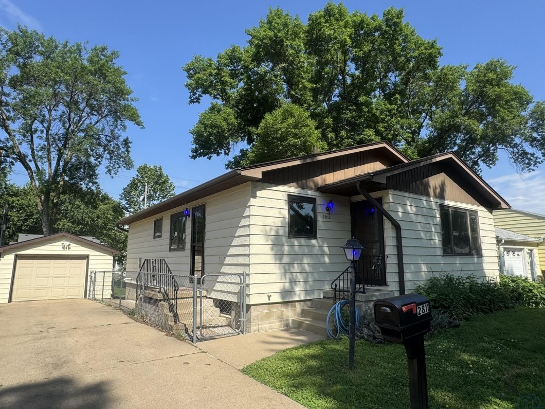 833252 2811 S Coral Street