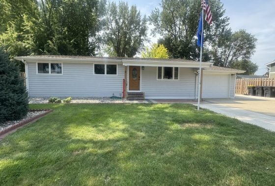833911 2 Alcoma Drive