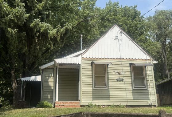834120 3327 Athlone Ave